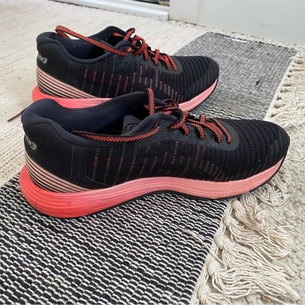 Running shoes - Picture 3 of 4